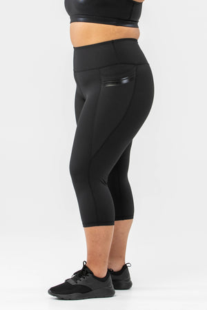 Endurance Black Stripe High Rise 3/4 Pocket Leggings