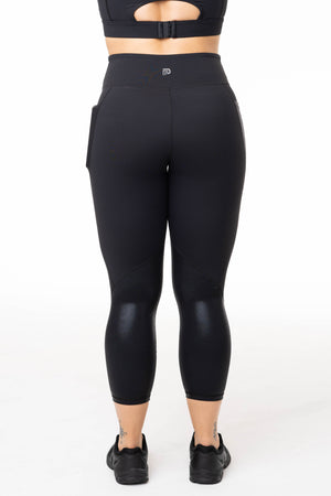 Radiance Gloss Black Pocket 7/8 Leggings